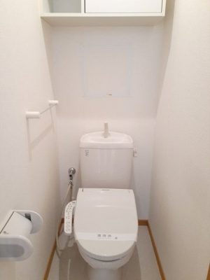 【トイレ】 | セレーノⅡ | 落ち着いた色調のトイレです