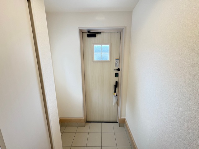 上里町七本木第６（全８棟）3号棟の玄関