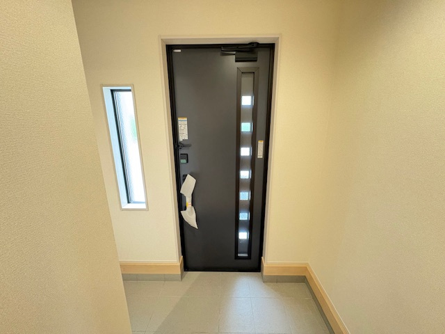 上里町七本木第６（全８棟）4号棟の玄関