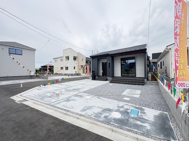 上里町七本木第６（全８棟）5号棟の駐車場