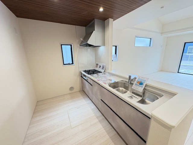 上里町七本木第６（全８棟）5号棟のキッチン|建物完成済みでございます。お部屋のご内覧可能でございます。お気軽にお問合せ下さいませ(^▽^)/