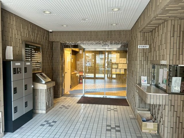 ライオンズマンション西八王子第２のエントランス