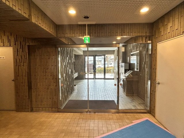 ライオンズマンション西八王子第２のエントランス