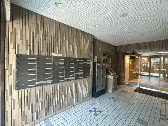 ライオンズマンション西八王子第２のエントランス