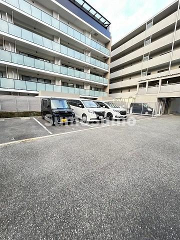 フェリーチェ尼崎の駐車場|駐車スペースもあります