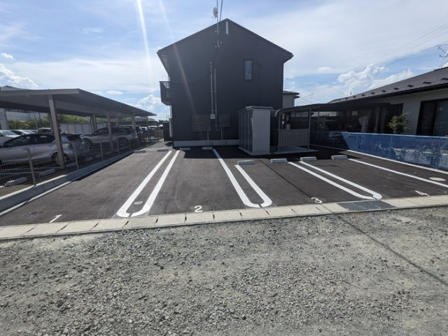 Ｄ－ＲＯＯＭ　Ｎａｋａｏｔａの駐車場