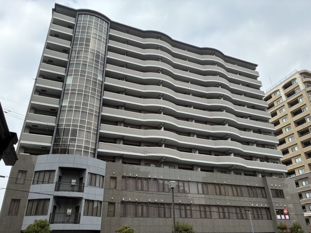 サンコート南草津　天然木フルリノベーションの外観