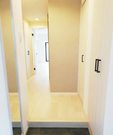 レジディア目白の玄関