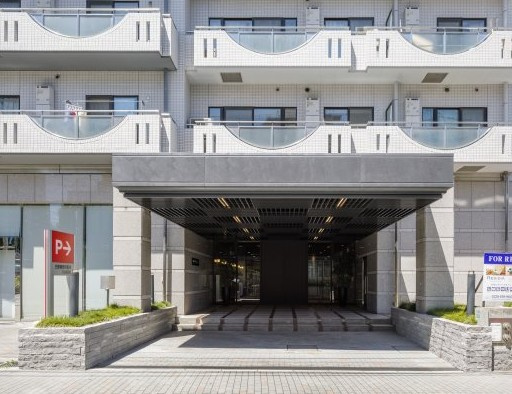 レジディア目白のエントランス