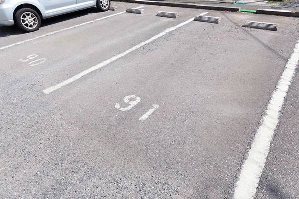 ビレッジハウス鎌倉1号棟の駐車場|車をお持ちの方に嬉しい駐車場付きの物件です