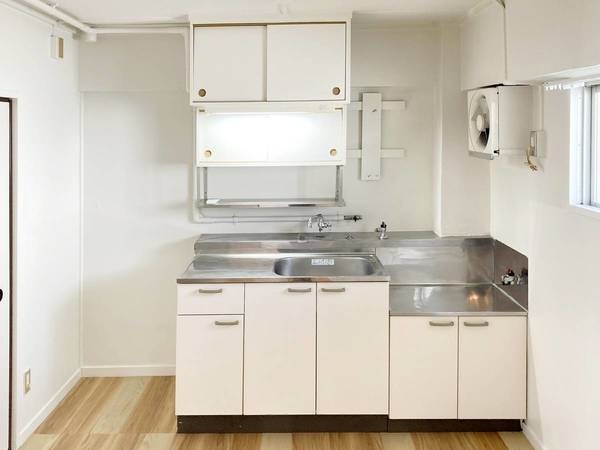 ビレッジハウス鎌倉1号棟のキッチン|ビレッジハウスの同一物件・同一タイプの間取りの写真です