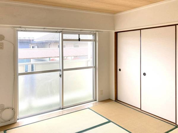 ビレッジハウス公郷4号棟の居間・リビング|ビレッジハウスの同一物件・同一タイプの間取りの写真です