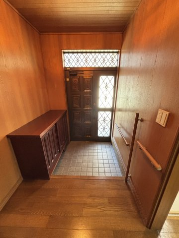 下末吉6丁目APの玄関|明るい玄関です