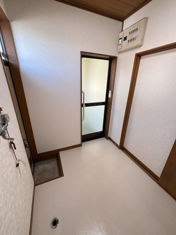下末吉6丁目APの洗面所|忙しい朝には欠かせない洗面所です