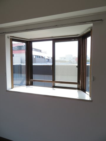 クラールハイト秋本の内装|明るい色調の室内です