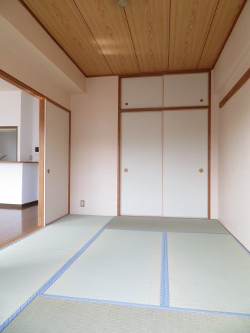 クラールハイト秋本の和室|フローリングだけでなく、和室もあります