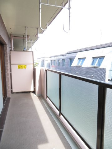 クラールハイト秋本のバルコニー|バルコニーからの眺めを楽しみながら食事をしませんか