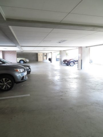 クラールハイト秋本の駐車場|駐車場があります