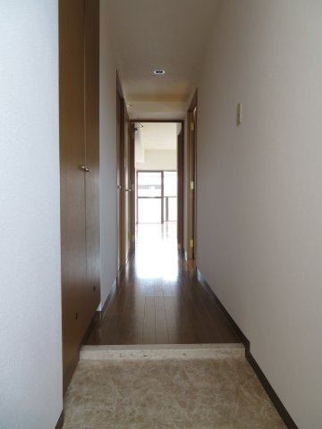 クラールハイト秋本の玄関|落ち着いた玄関です