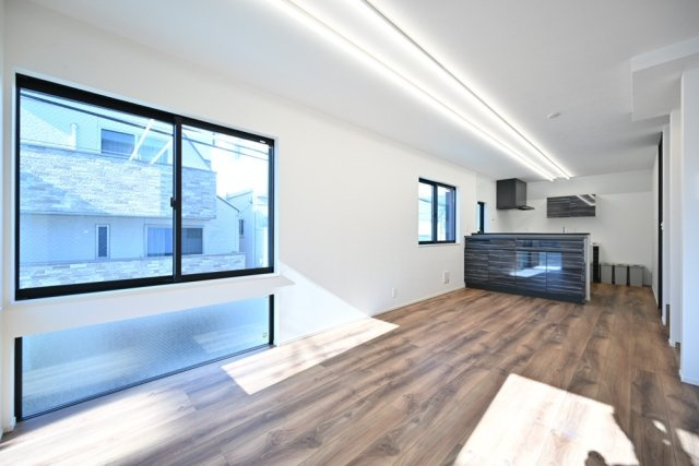 大田区南千束３丁目戸建　１号棟の居間・リビング|おしゃれなリビングです