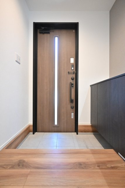 大田区南千束３丁目戸建　１号棟の玄関|シンプルで使いやすい玄関です