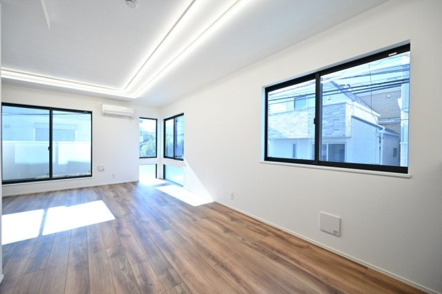 大田区南千束３丁目戸建　１号棟の居間・リビング|ゆったり過ごせるリビングです