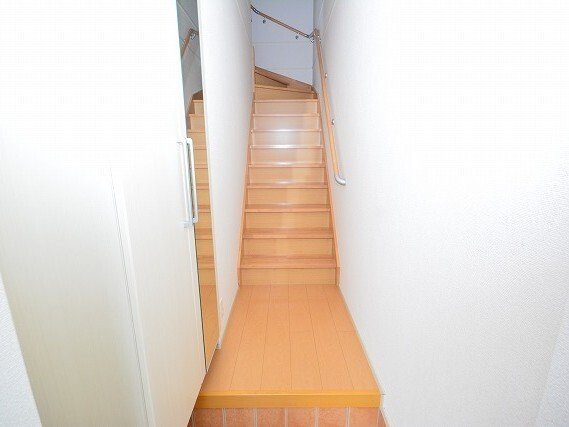 ラフィナート松南の玄関|収納もある玄関です