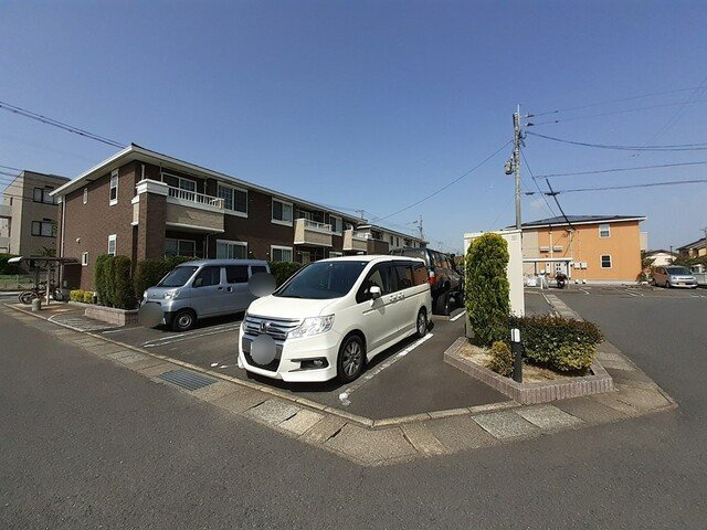 ラフィナート松南の駐車場|駐車場があります