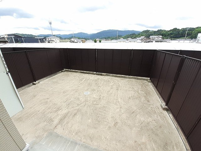 リシェス　Ｃの庭|たまにはお庭で休日を過ごしてみるのもよいかもしれません