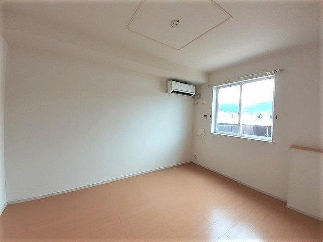 リシェス　Ｃの内装|明るい室内です