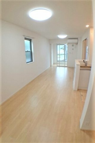 ポルトボヌールⅡの居間・リビング|ゆったりとした居間です