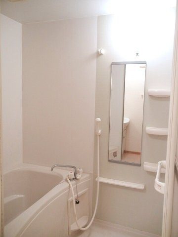 フォースロードＢの浴室|コンパクトで使いやすいお風呂です