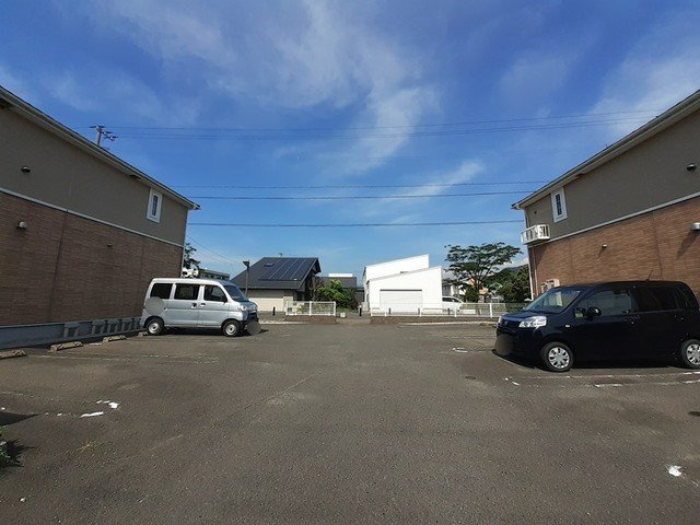 プロムナード唐津Ａの駐車場|カースペースがあります