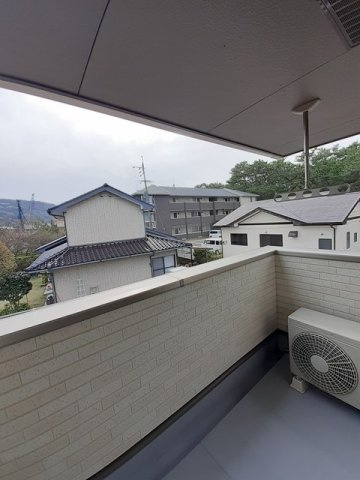 ラ・コリーヌのバルコニー|お洗濯にも便利なバルコニー付き