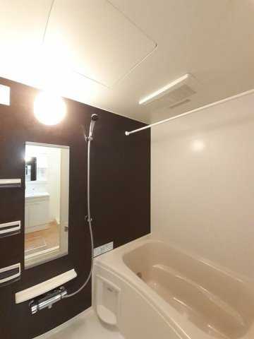 ラ・コリーヌの浴室|きれいなお風呂です