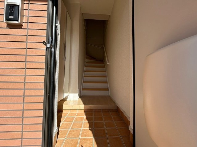 サンライズ　Ｃの玄関|収納もある玄関です