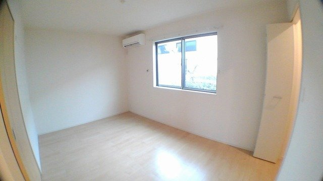 ラックフィールドＢの内装|明るい色調の室内です