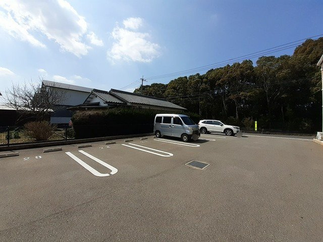 ピンズ原Ⅲの駐車場|駐車スペースもあります