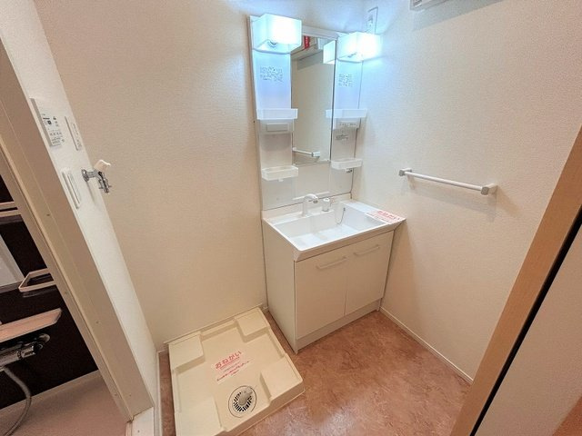 レジナス和多田Ⅱの洗面所|脱衣スペースもあります