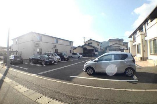 リバーサイド　コッティ　Ⅱの駐車場|駐車場完備です