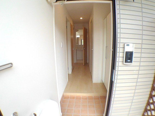 スタンドリバーⅢの玄関|明るい玄関です