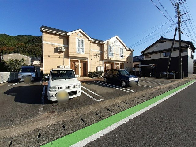 サンクレストの駐車場|駐車場完備です