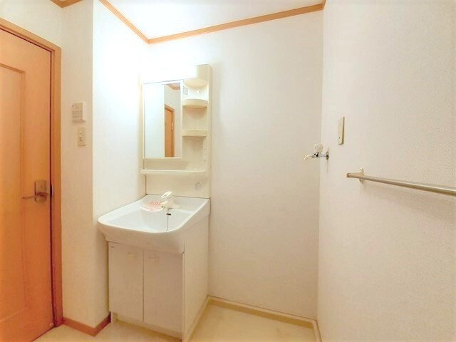 サンクレストの洗面所|ゆったりとスペースのある洗面所