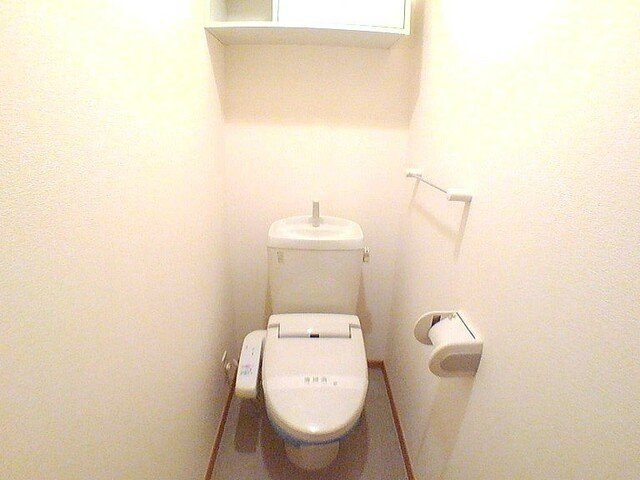 クレマチスＡのトイレ|清潔感のあるトイレです