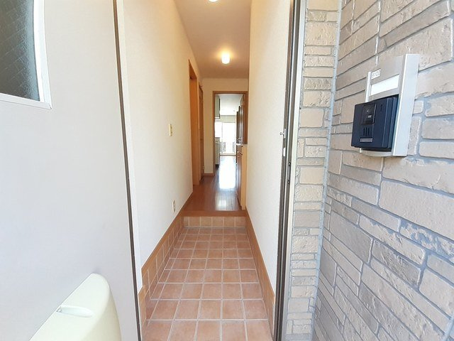 ライフコート東唐津Ｂの玄関|収納もある玄関です