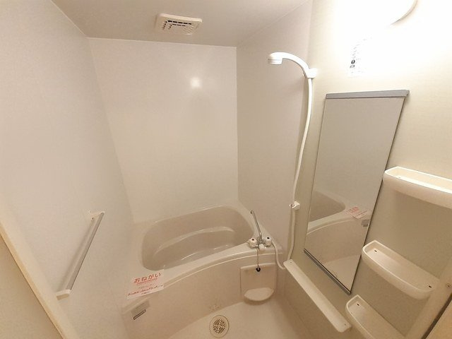 ライフコート東唐津Ｂの浴室|お風呂です