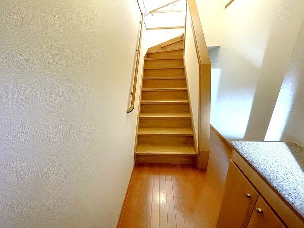 ポライトリーＮＯＺＯＭＩ　Ｃの玄関|落ち着いた玄関です