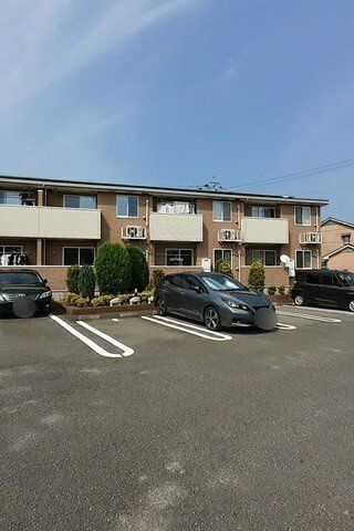 ナチュラル　フラットの駐車場|駐車場完備です