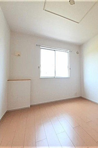 ナチュラル　フラットの内装|明るい室内です