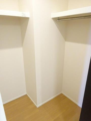 トレゾール・ハマサキの収納|ウォークインクローゼット（イメージ）